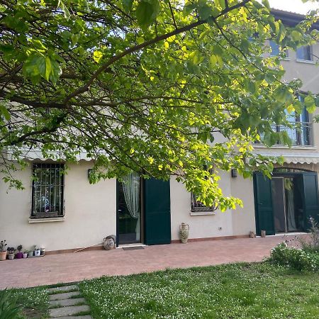 Monte Maino Bed & Breakfast Desenzano del Garda Bagian luar foto