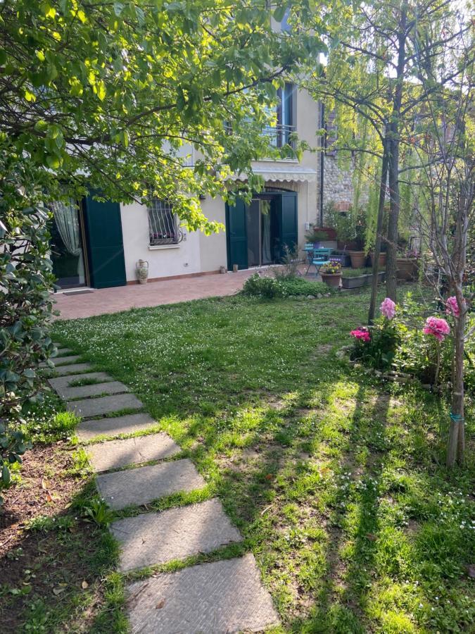 Monte Maino Bed & Breakfast Desenzano del Garda Bagian luar foto