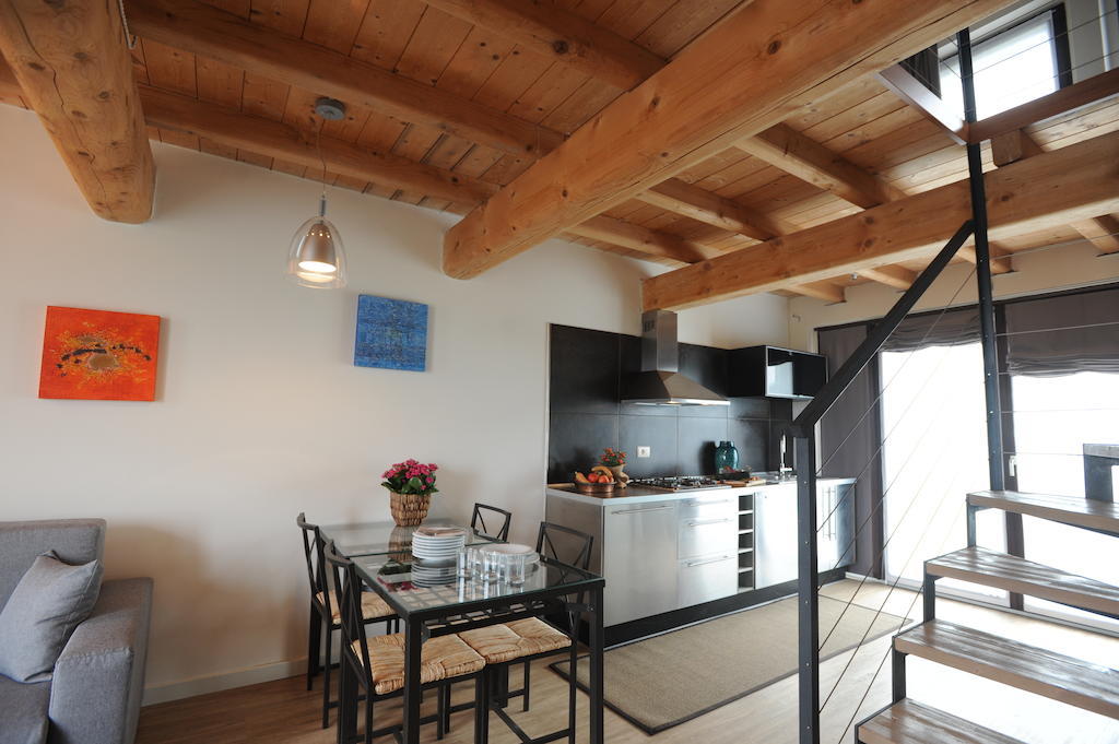 Monte Maino Bed & Breakfast Desenzano del Garda Ruang foto
