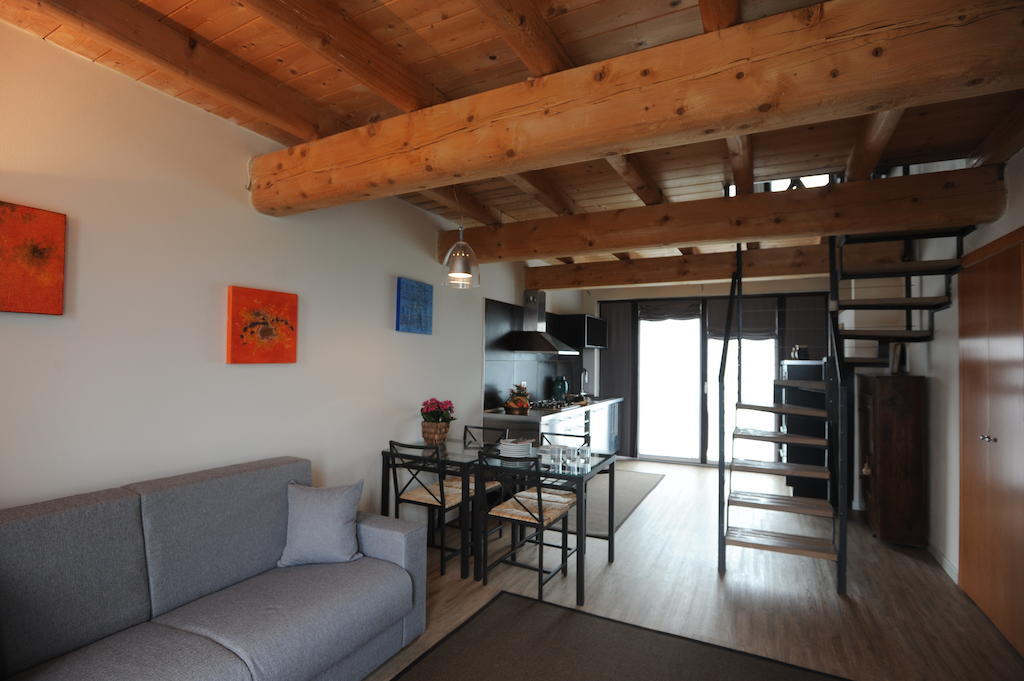 Monte Maino Bed & Breakfast Desenzano del Garda Ruang foto
