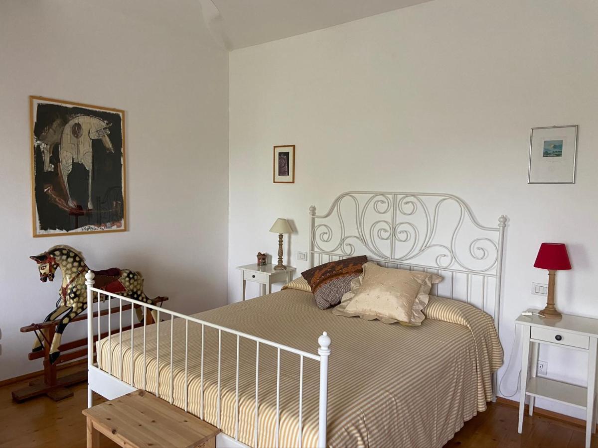 Monte Maino Bed & Breakfast Desenzano del Garda Bagian luar foto